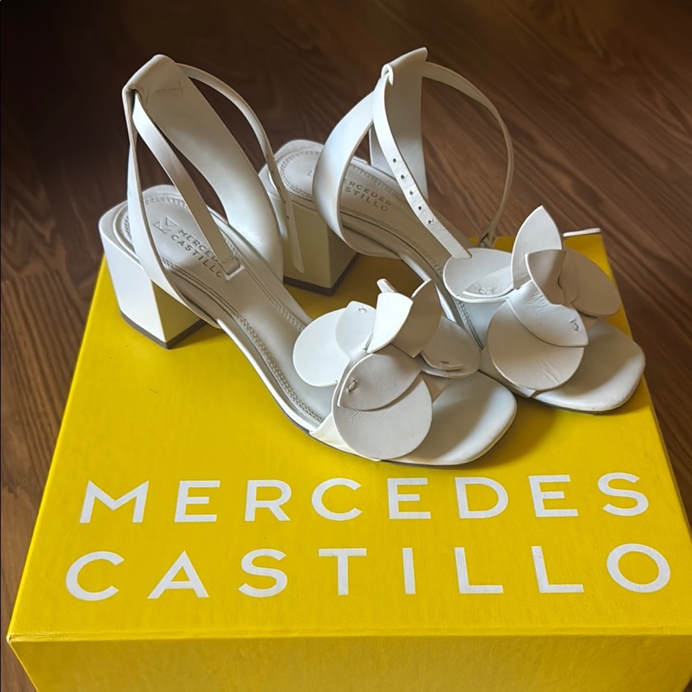 Mercedes Castillo tealia White Women's Sandals flower heel